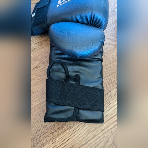 NWT CKO Set!  kickboxing gloves , socks , hand straps , drawstring bag -  set - Picture 4 of 9